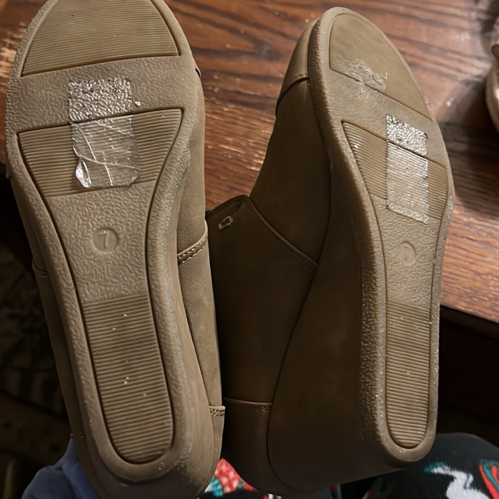 size 7 wedged booties - Picture 4 of 4